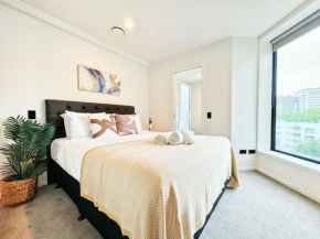 One-Bed Urban Escape with Pool Gym & Sauna